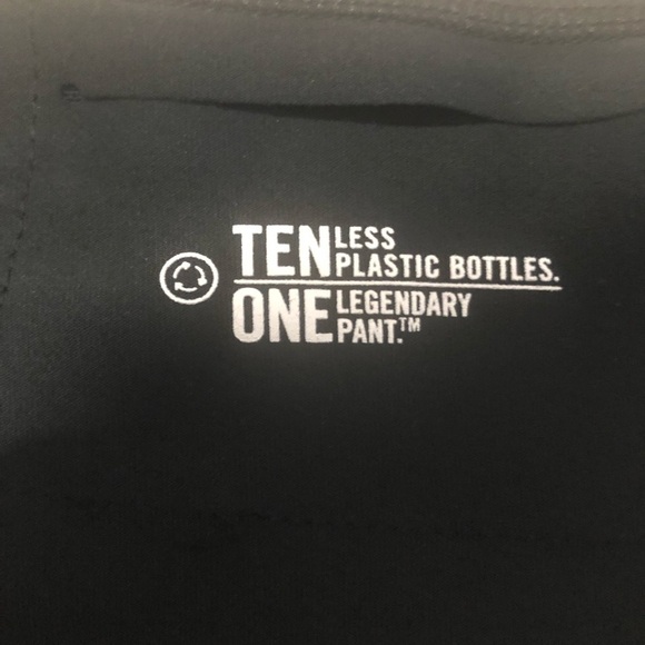 NIKE NWT DriFIT Training Crop / Clam Diggers in Black - Picture 8 of 8